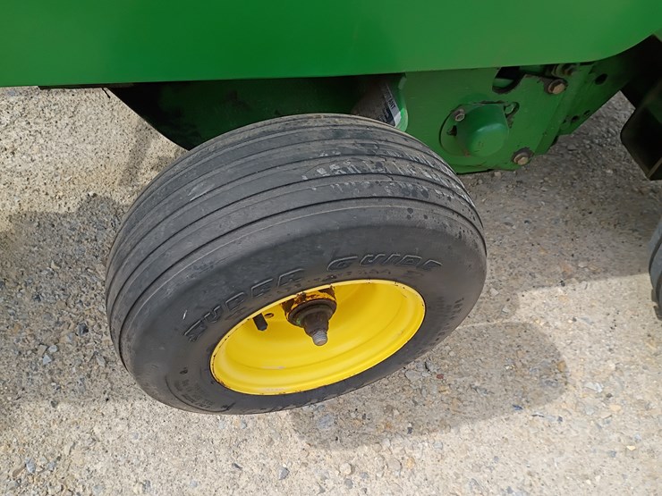 2000-john-deere-556-image-28