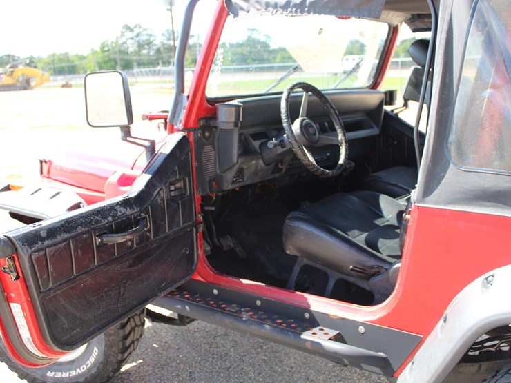 1993-jeep-wrangler-image-15