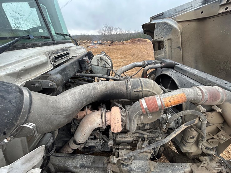 2001-mack-rd688s-image-42