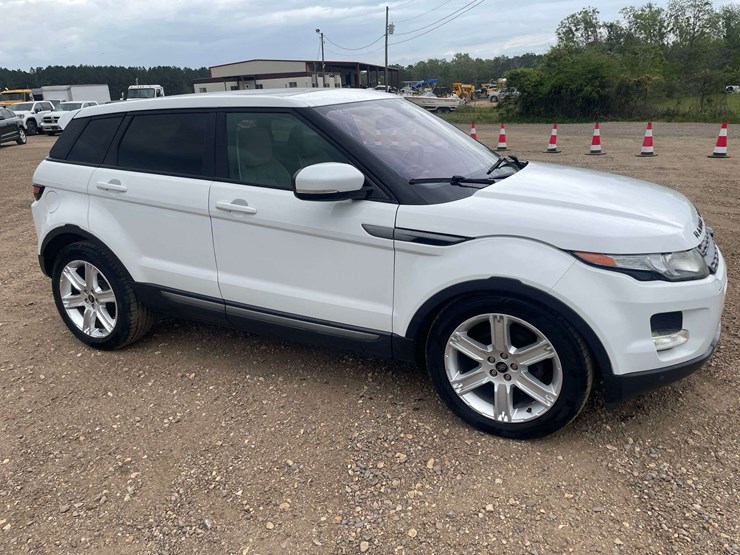 2013-land-rover-range-rover-image-4