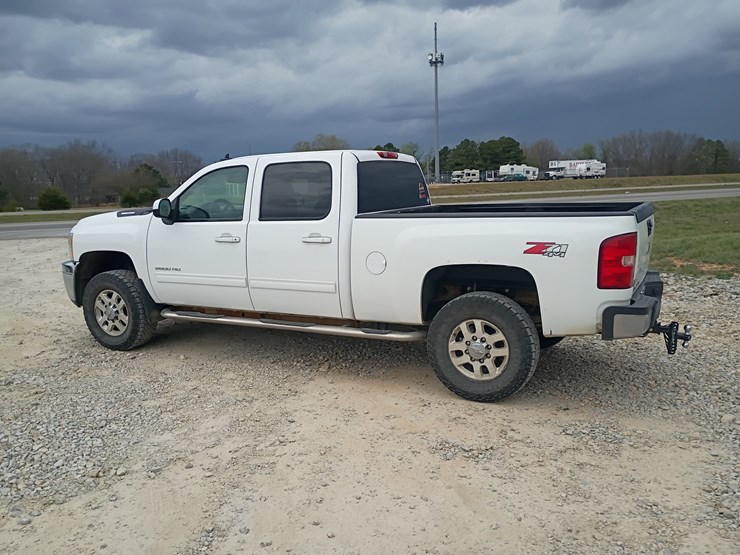 2013-chevrolet-2500-image-4