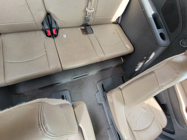 2011-chevrolet-traverse-image-60