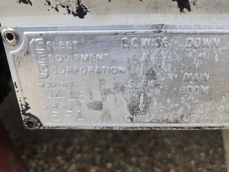 2010-freightliner-m2-106-image-70