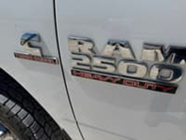 2014-ram-2500-tradesman-image-14
