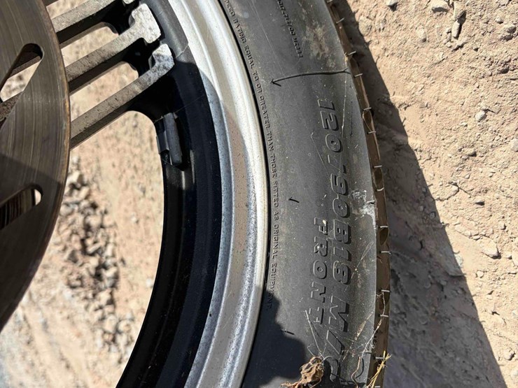 yamaha-venture-motorcycle-image-9