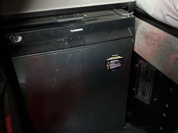 2025-kenworth-w900-image-40