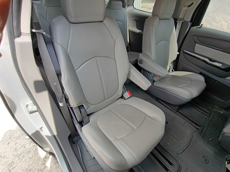 2017-gmc-acadia-image-60