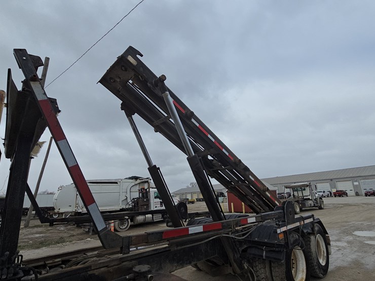 #22590-•-2007-mack-cv713-granite-roll-off-truck-image-93