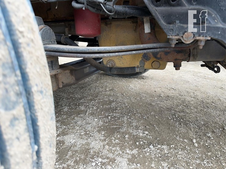 2005-kenworth-t800-image-13