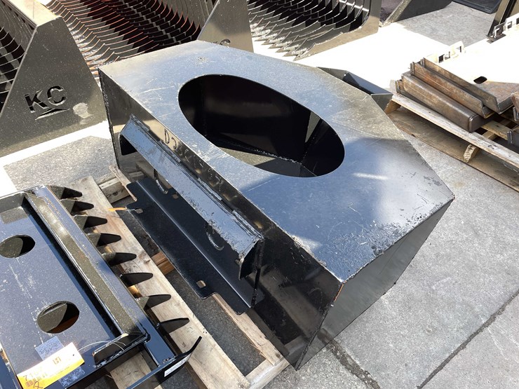 #7093-•-mini-universal-attach-concrete-bucket-(o2)-image-6