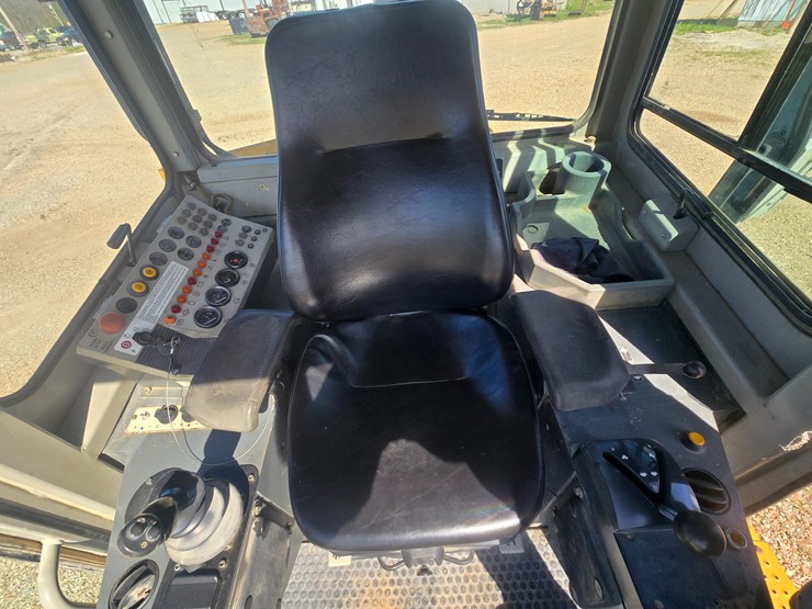 2004-deere-755c-image-43