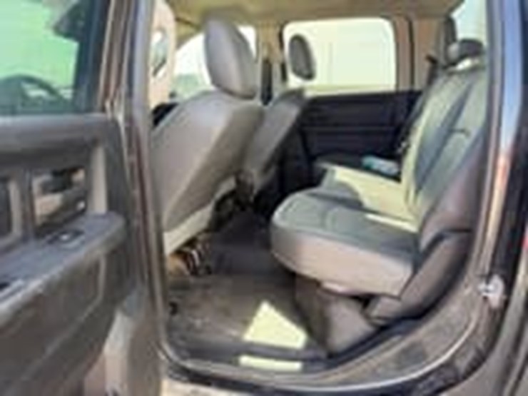 2015-ram-3500-tradesman-image-7