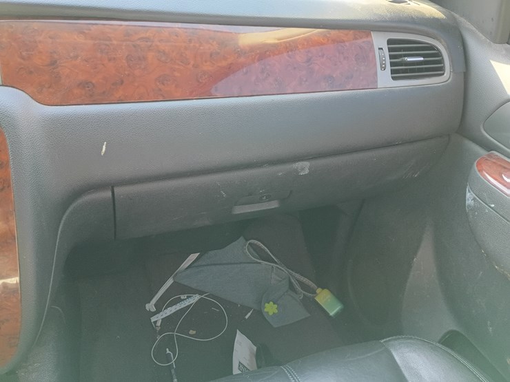 2010-chevrolet-tahoe-image-37