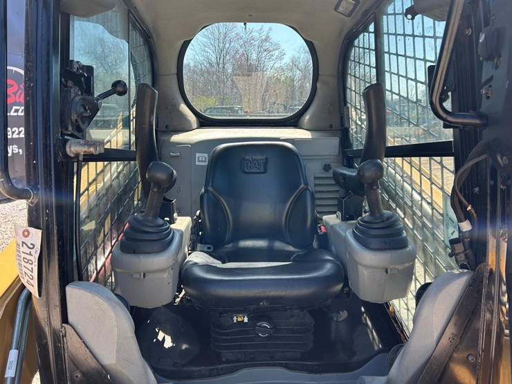 caterpillar-246c-image-17