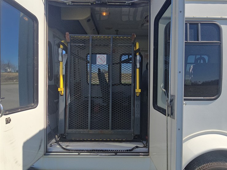 #22618-•-2008-ford-econoline-van-image-61