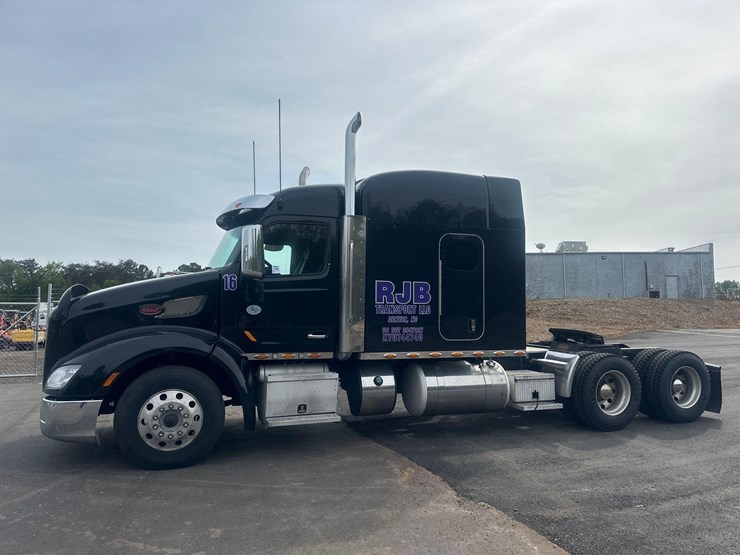 2016-peterbilt-579-image-3