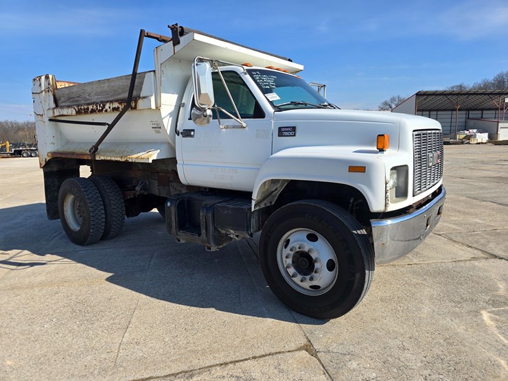 #22520-•-2002-gmc-c7500-dump-truck-image-19