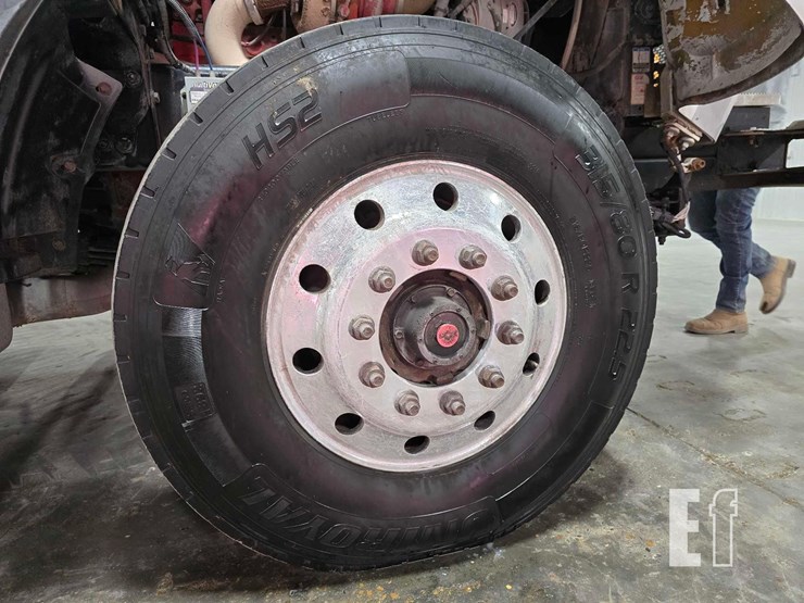 2017-peterbilt-367-image-29