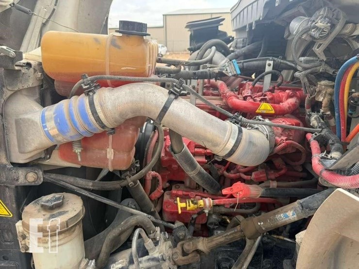 2018-international-durastar-4400-image-25