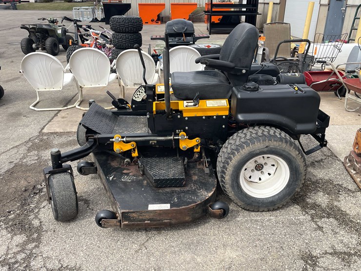 cub-cadet-tank-m72-image-5