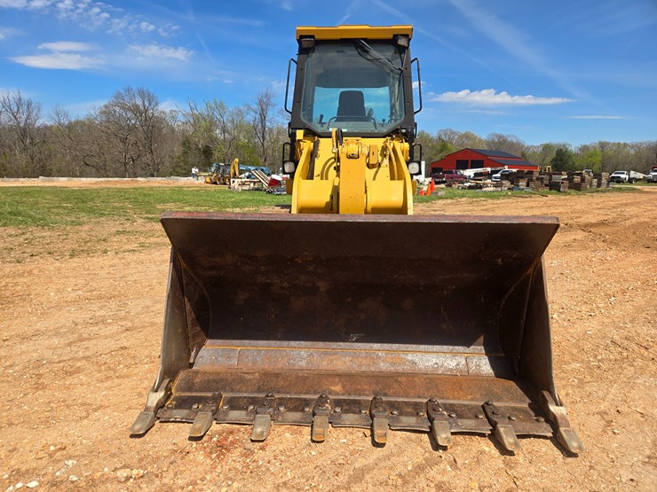 2001-caterpillar-953c-image-24