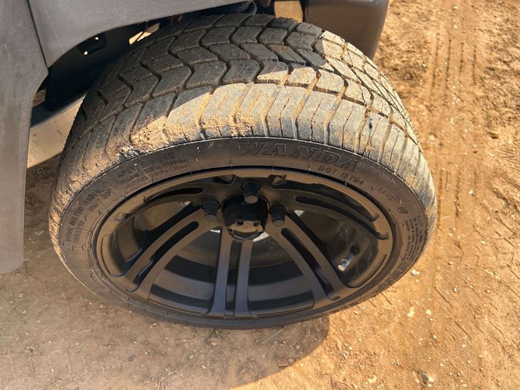 2023-bintelli-48-volt-electric-4-seater-golf-cart-w/-on-board-charger-(3.1-miles-showing)-image-32