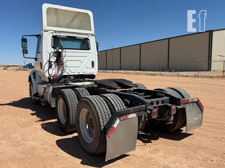 2017-international-transtar-8600-image-3