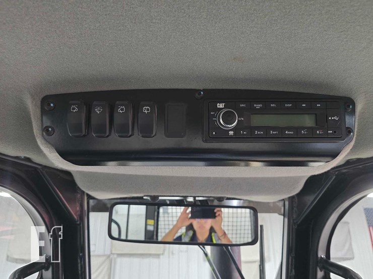 2022-caterpillar-d3-image-23