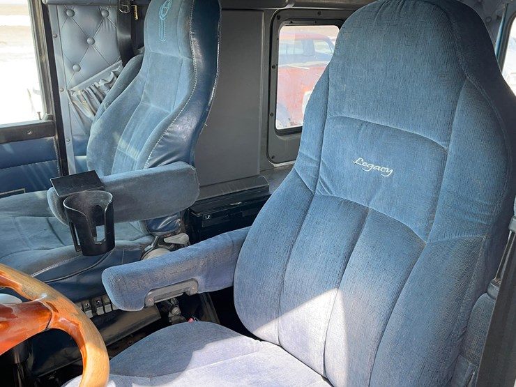 2004-kenworth-w900-image-80