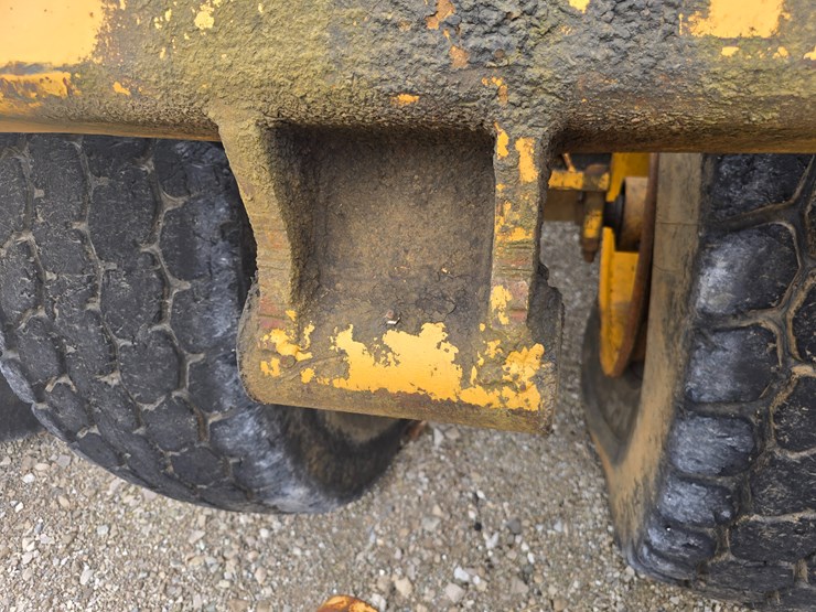 2006-deere-1812c-image-44