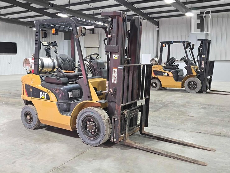 2021-caterpillar-gp25n-image-2