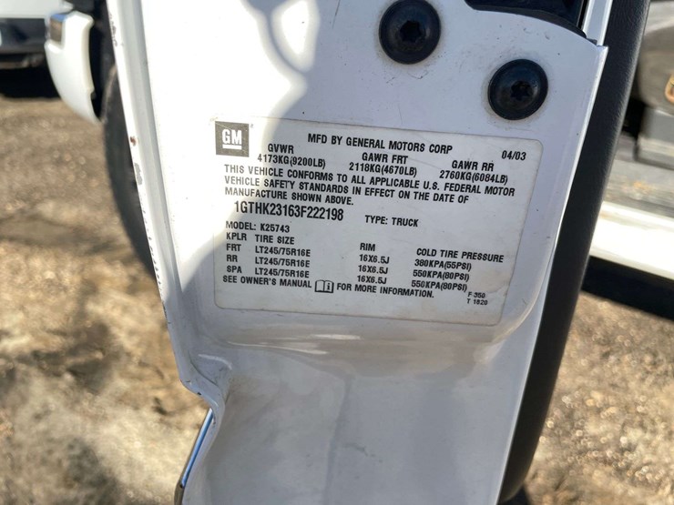 2003-gmc-sierra-2500-image-26