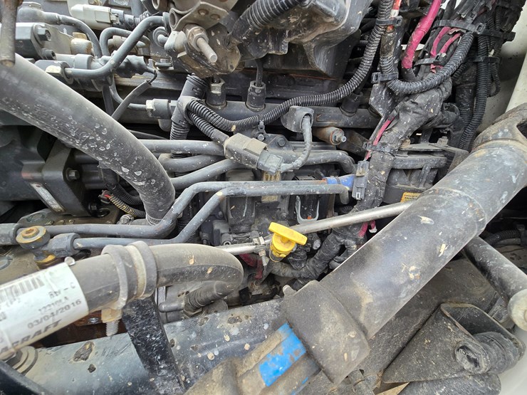 2017-peterbilt-348-image-34