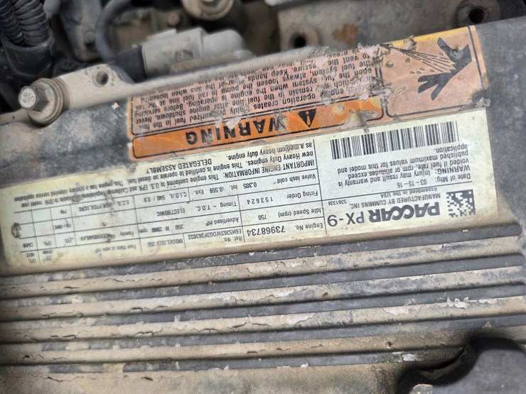 2017-peterbilt-348-image-31