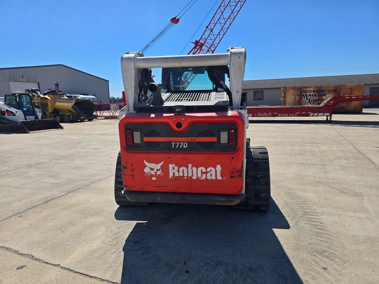 2020-bobcat-t770-image-9