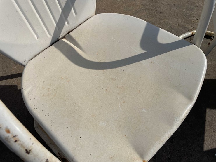 #7024-•-(4)-vintage-metal-patio-chairs-(o4)-image-12