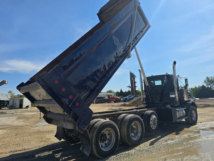 #21305-•-2003-kenworth-dump-truck-image-65