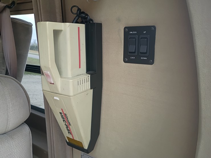 1992-ford-e150-image-71