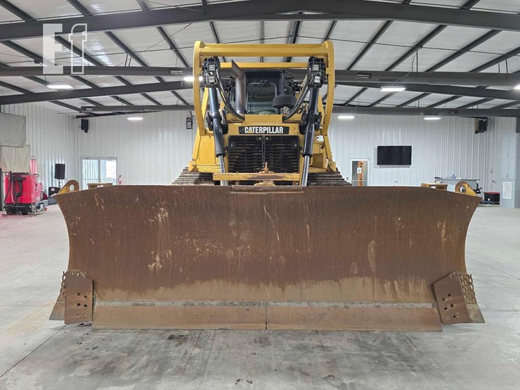 2011-caterpillar-d6t-xw-image-7