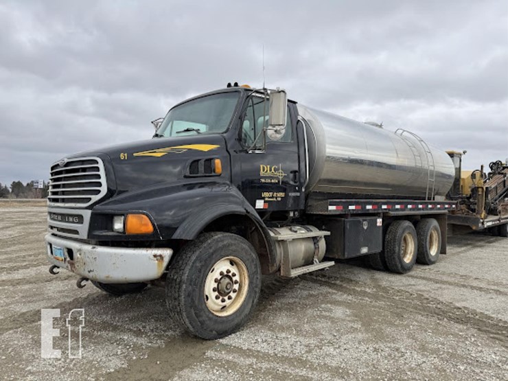 2005-sterling-lt9500-image-62