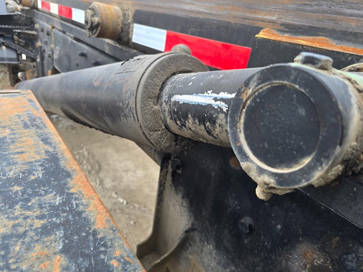 #22590-•-2007-mack-cv713-granite-roll-off-truck-image-74