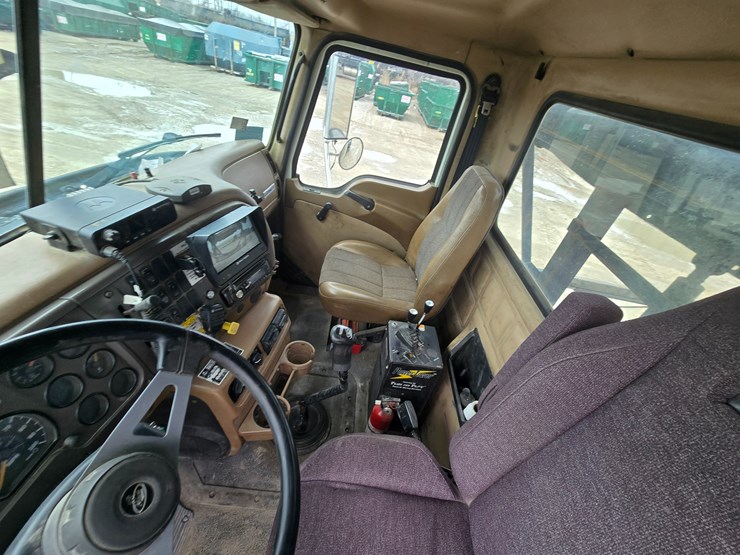 #22590-•-2007-mack-cv713-granite-roll-off-truck-image-45