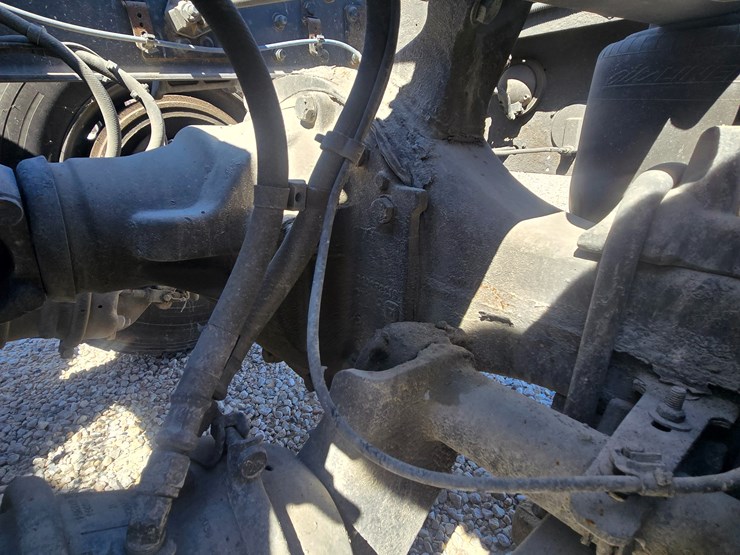 2014-freightliner-cascadia-125-image-89