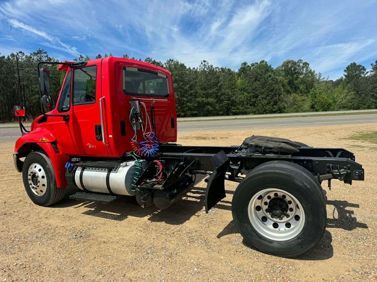 2016-international-durastar-4300-image-8