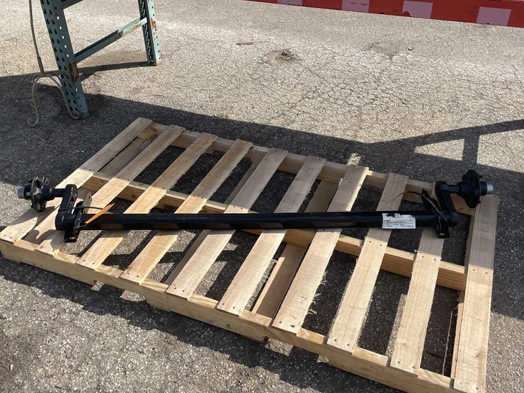 #7008-•-trailer-axle-(o4)-image-1