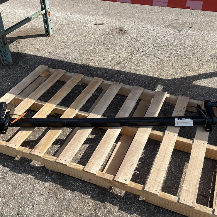 #7008 • Trailer Axle (O4)