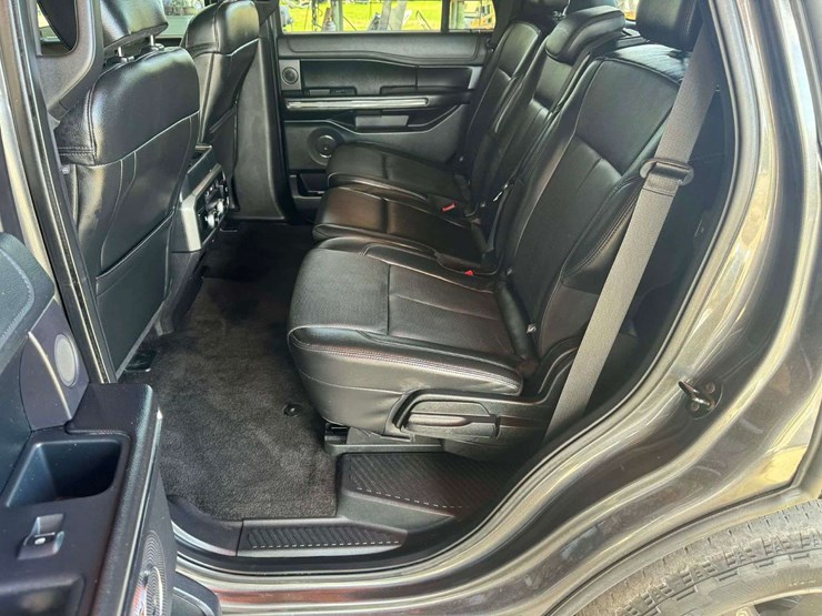 2018-ford-expedition-xlt-image-13