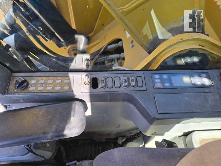 2019-caterpillar-325flcr-image-19