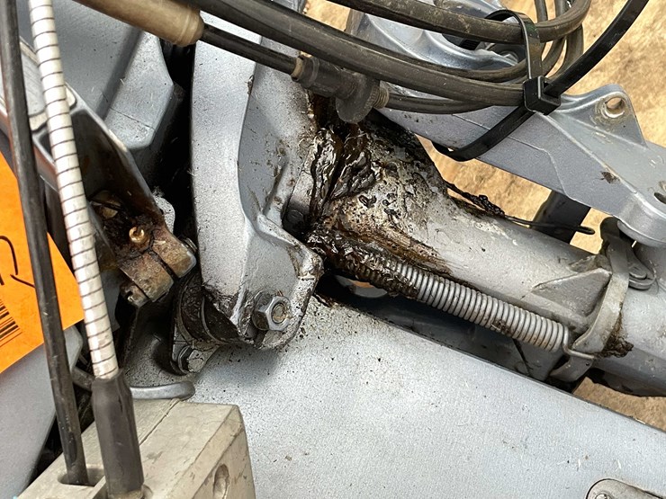 #7010-•-25-hp-evinrude-(o3)-image-8