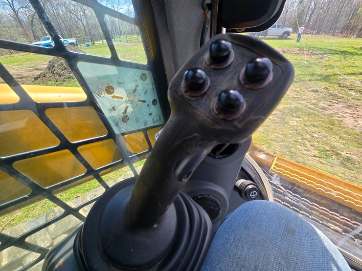 2018-caterpillar-299d2-image-43